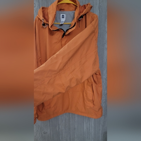 Gap Mens Jacket size XL. Small call out at seen in pictures barely noticeable. - Picture 6 of 9